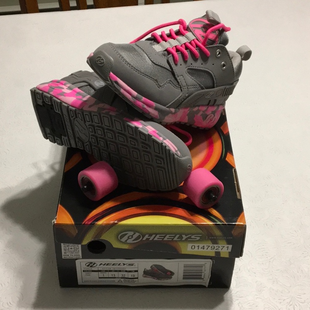 Girls Heelys